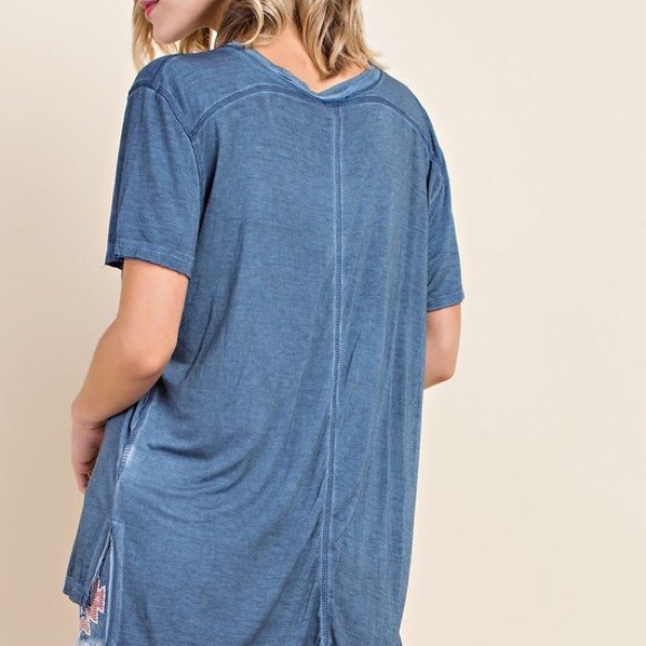 🔥 Sale 3 items for $30 just bundle👚👕👖👗👡👢 - Picture 2 of 5